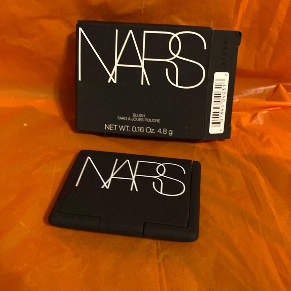 NARS blush, .16 oz; Dolce Vita